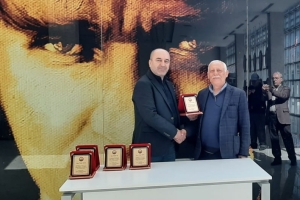 Dernekte Plaket Töreni