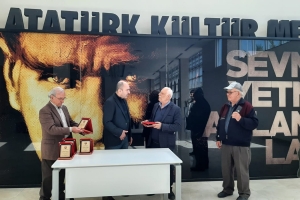 Dernekte Plaket Töreni