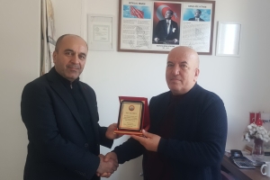 Dernekte Plaket Töreni