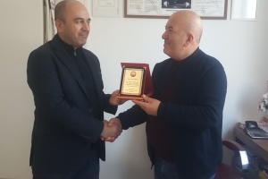 Dernekte Plaket Töreni