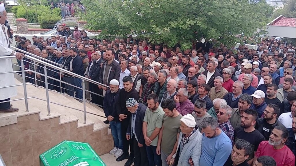 MEHMET KOCAAKÇA AHMETLER'DE TOPRAĞA VERİLDİ